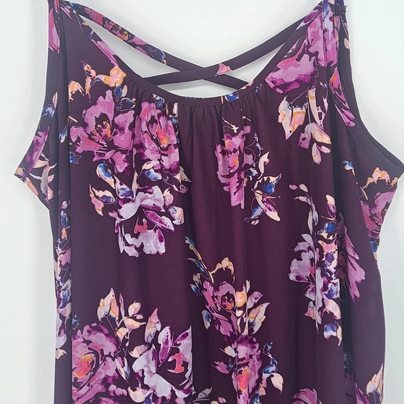 💜 2/$36 💜Torrid Plum Floral Cami w/Crisscross Back 2x - Picture 11 of 12